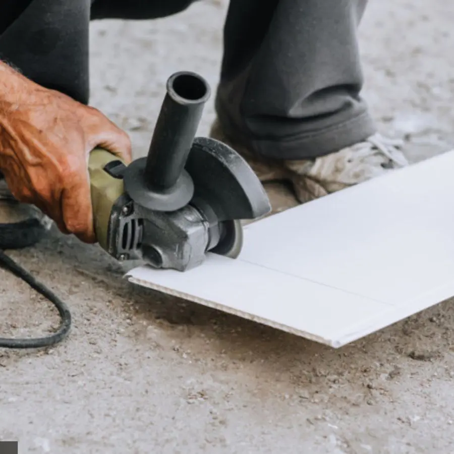 Agence M Com Marseille Façonnage précis Kar Ter Découpe de carrelage Marseille