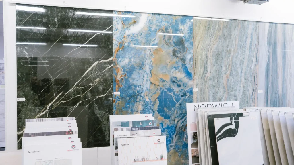 Agence M Com Marseille Kar Ter Marseille Carerlage exposition modele carrelage effet marbre showroom