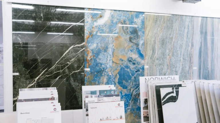 Agence M Com Marseille Kar Ter Marseille Carerlage exposition modele carrelage effet marbre showroom